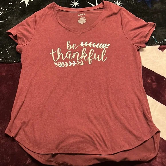 ⚫️ Maroon APT.9 T shirt - Picture 1 of 4